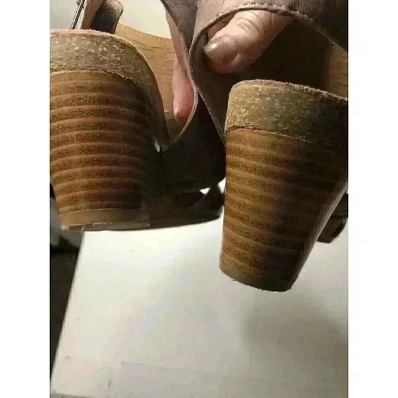 Sofft Womens 8.5M Leather Pull On Sandals Open Toe 3” Heel - Picture 4 of 8